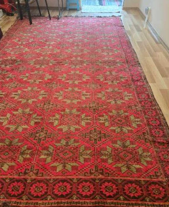 Килим 3.50 х 2.10 м – голям, добро състояние