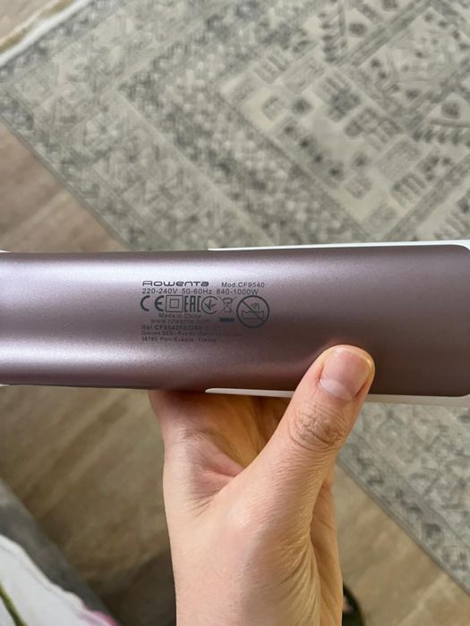 Продам фен ROWENTA