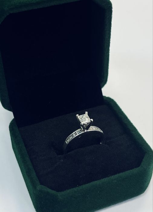 Пръстен бяло злато и бирилянти