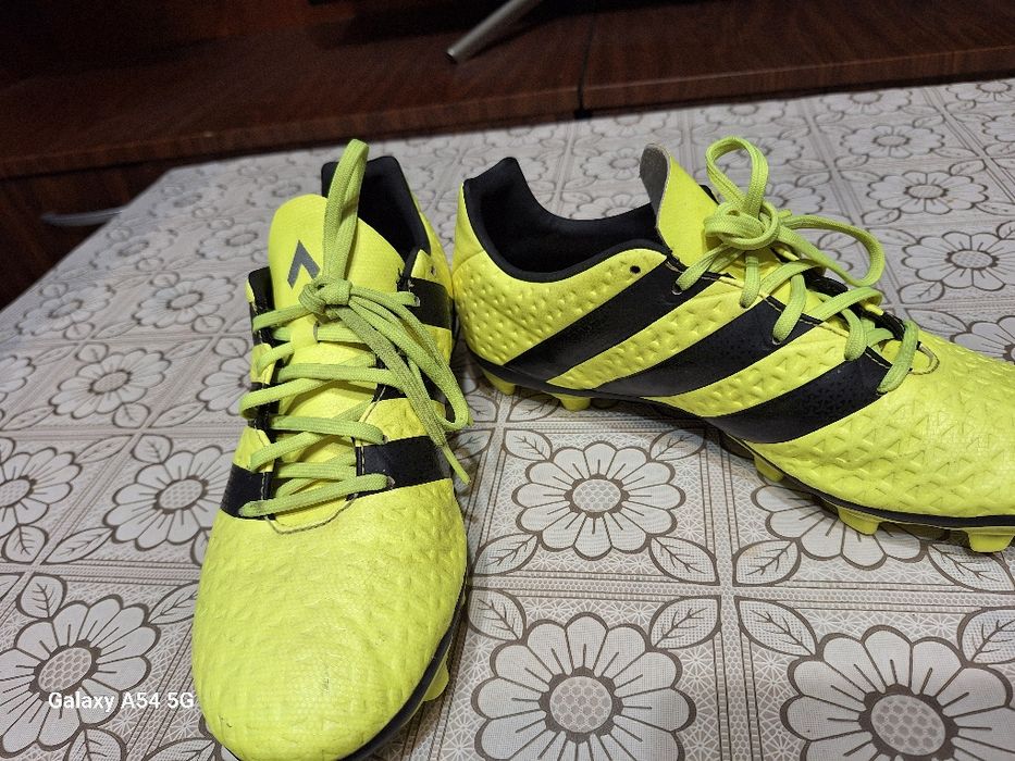 Футболни бутонки  UK 71/2  41 номер