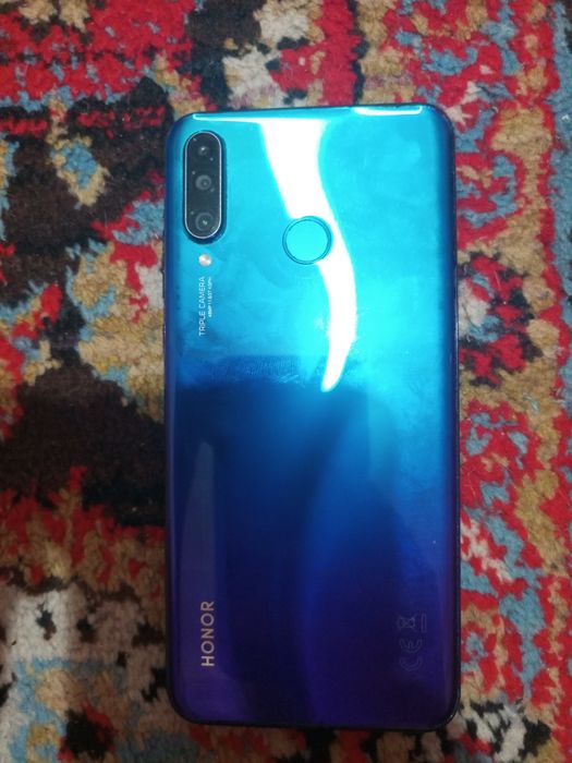 Продаю телефон honor 20 lite