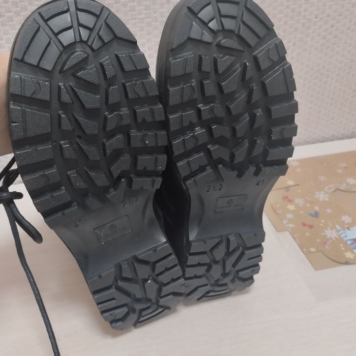 Берцы новые продам