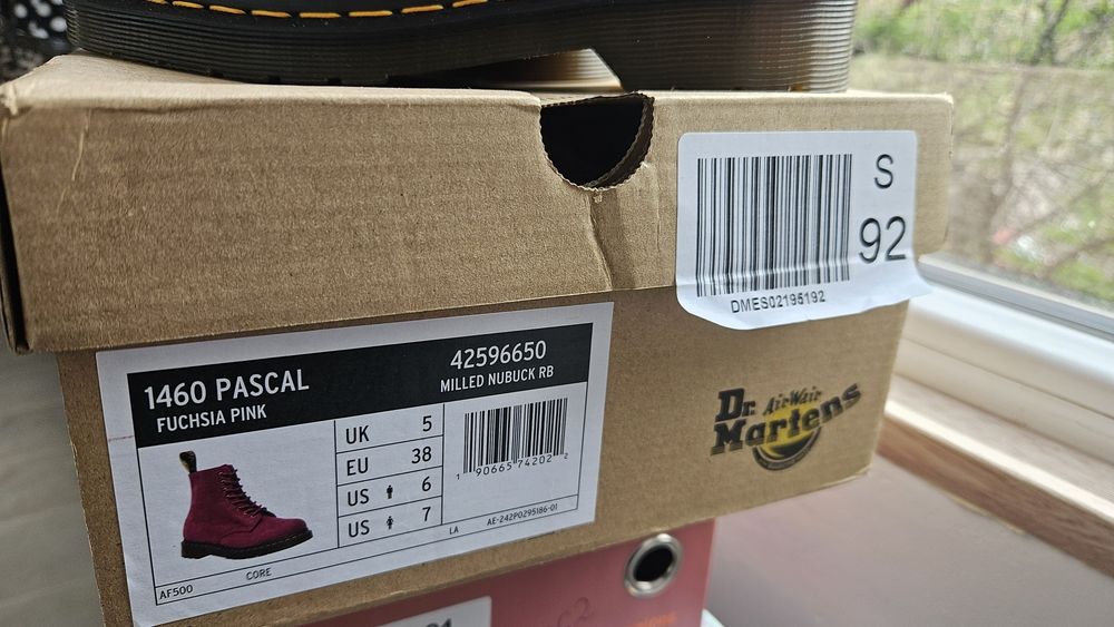 Bocanci Dr Martens fuchsia pink