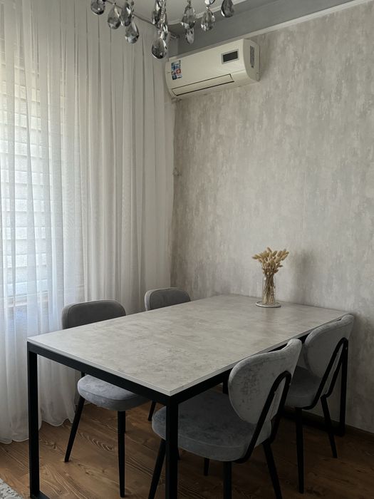 Репетитор английского, русского языка и литературы.