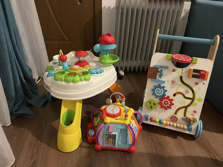 Jucarii interactive bebelus 0-1 an