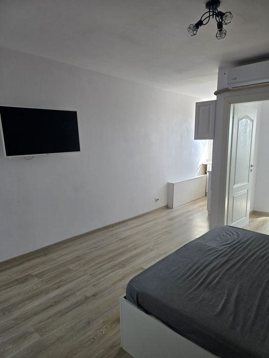 Garsoniera de închiriat