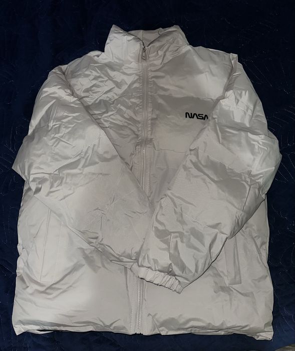 Продам новую куртку