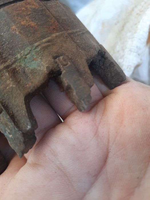 Коронки продам..