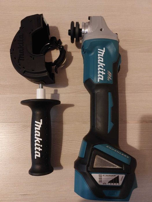 Polizor unghiular DGA511