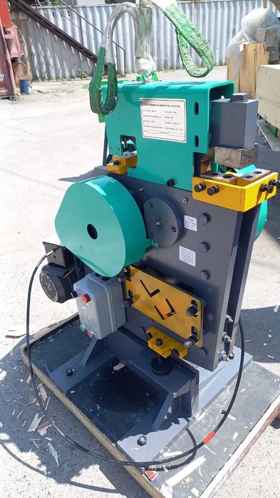 Станок отрезной для обработки металла