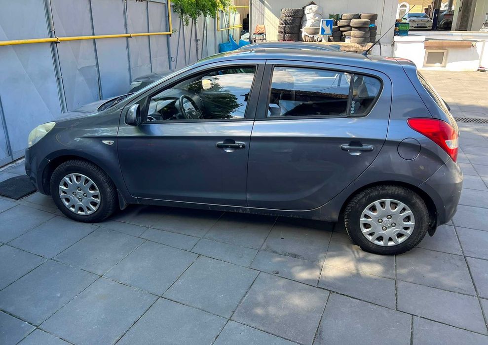 Hyundai i20 1.2 Benzina 2009 – 73.000 km reali – unic proprietar.