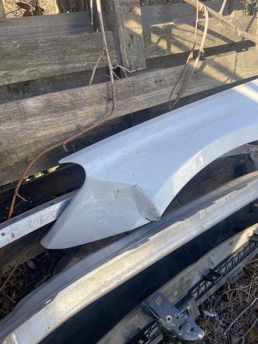 BMW G11/G12 калник желюзи и стойка за фар