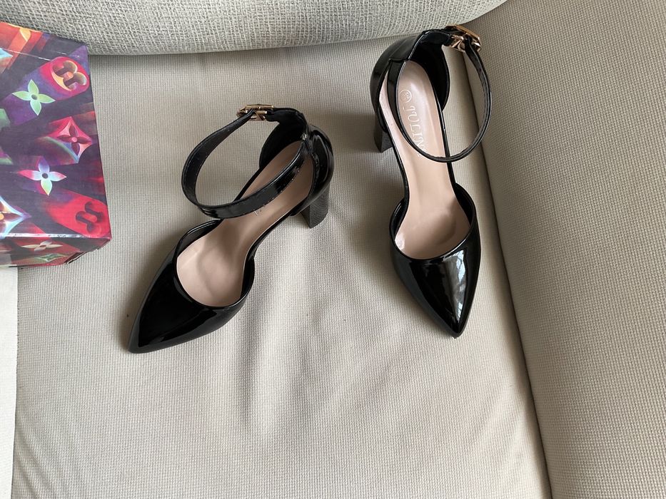 Туфли. Босаножки.  Размер 38.