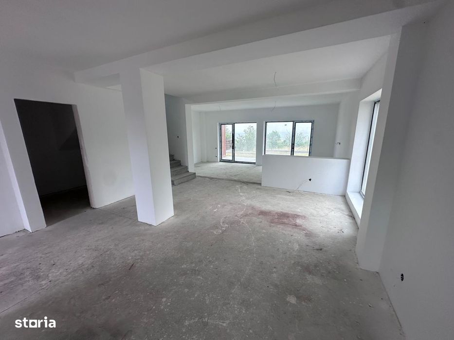 Casă nouă cu garaj și 7 camere, Feleacu