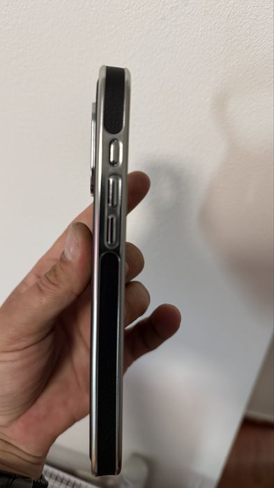 Vand husa iphone 16 pro max