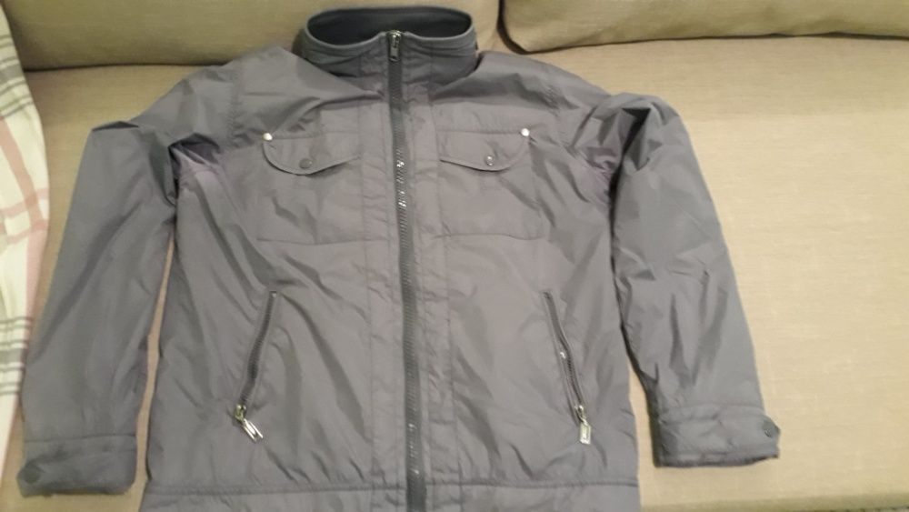 Продава се мъжко яке "МАDОC"