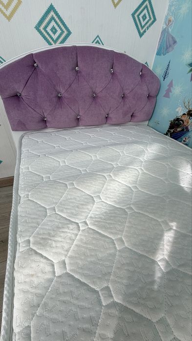 Продам кровать для девочки 180*90
