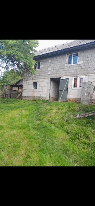 Vând casă în comuna Roșia