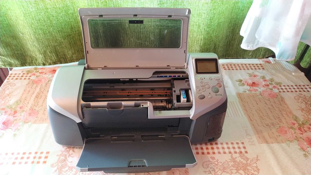 Фотопринтер - Epson Stylus Photo R300