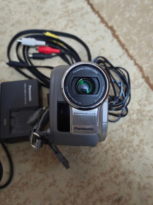 Видеокамера Panasonic VDR-D250
