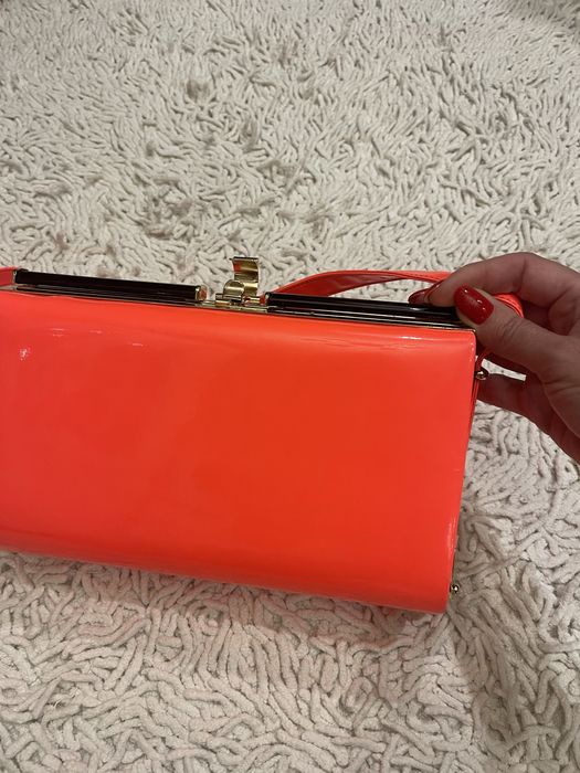 Сумочка новая. Лежала в гардеробе.