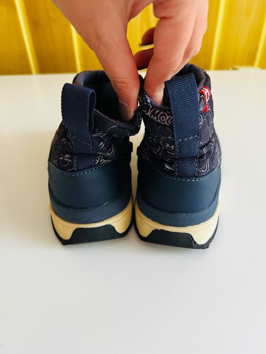 Papuci pentru copii mărimea 23