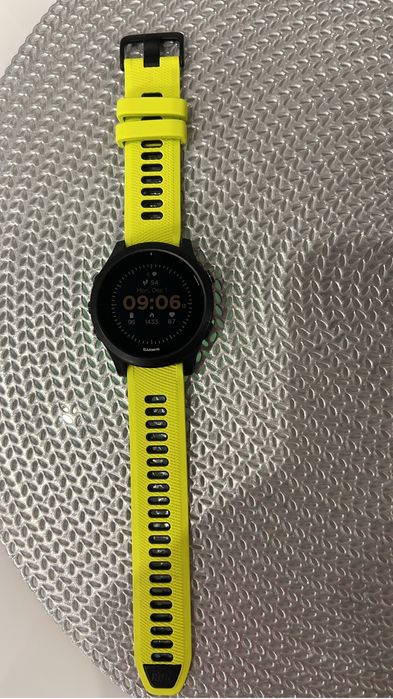 Продам Garmin 945