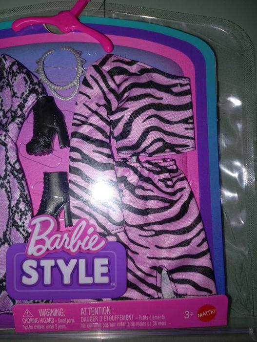 Дрехи за кукла Barbie. Mattel.