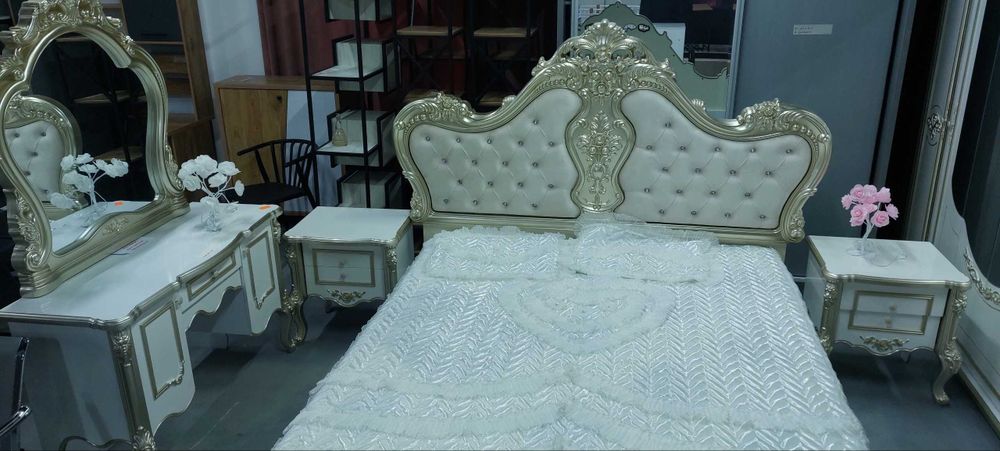 Спальный гарнитурлар сотувда бор