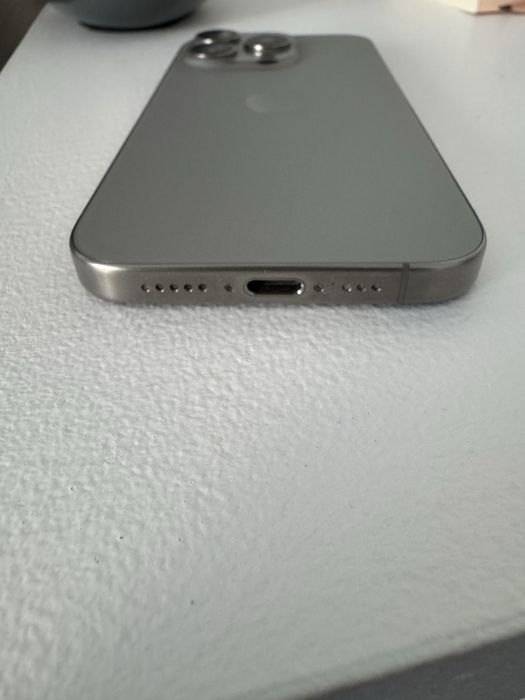 Iphone 15 pro la cutie