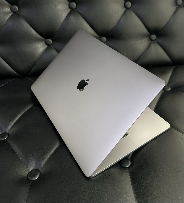 Apple MacBook Pro 2019  i7 16GB/512GB в хорошем состоянии