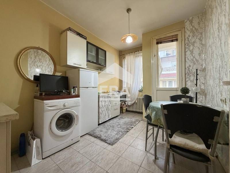 Продава се Двустаен апартамент в София, Център - 41 кв.м за 5488 €/кв.м - Снимка #3