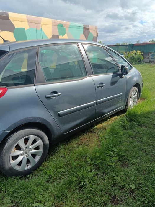 Citroen C4 Picasso на части
