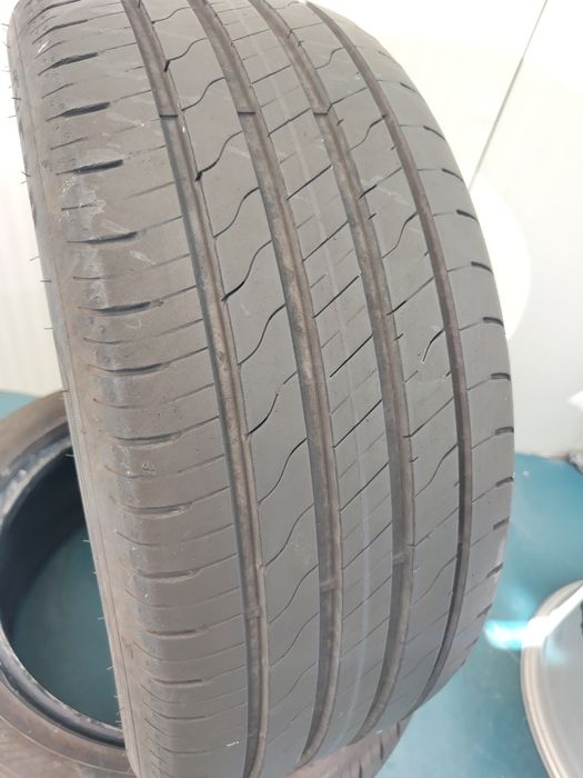2 бр летни 225/50/17 goodyear