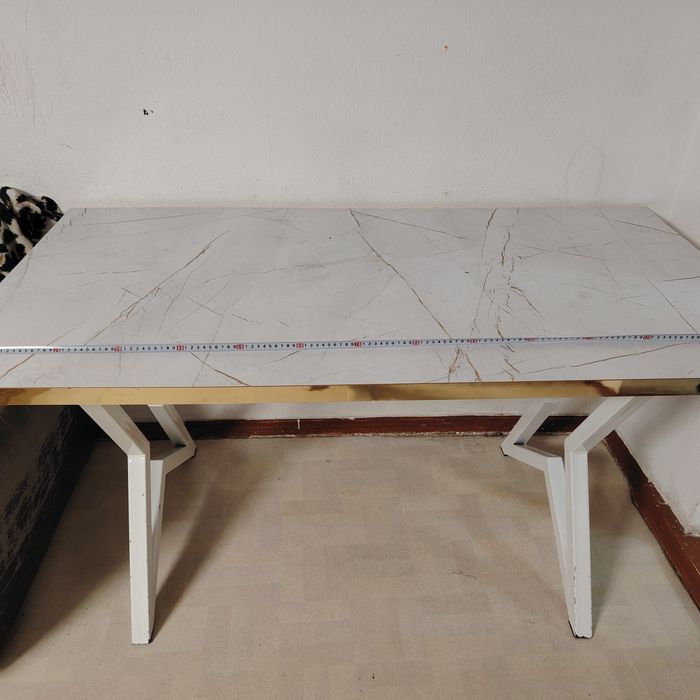 Продам обеденный стол