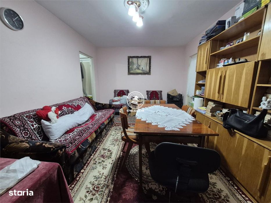 Apartament 3 camere de vanzare Dacia