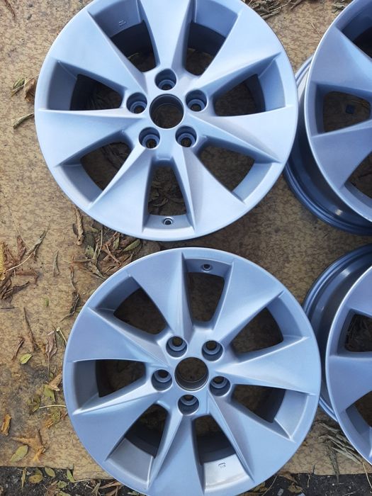 Продам диски р17. Тойота оригенал.