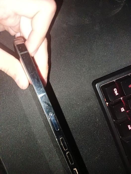 Vând iPhone 13 pro max fără placa de bază