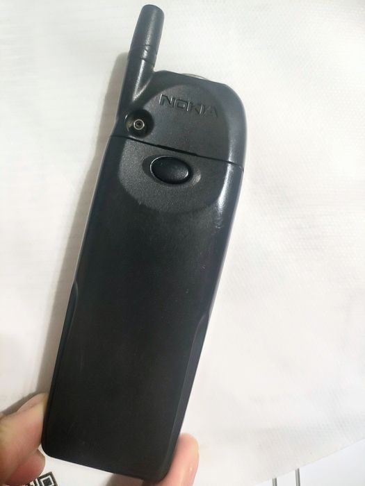 Nokia  5110 Cylon ( decodat, aproape impecabil)