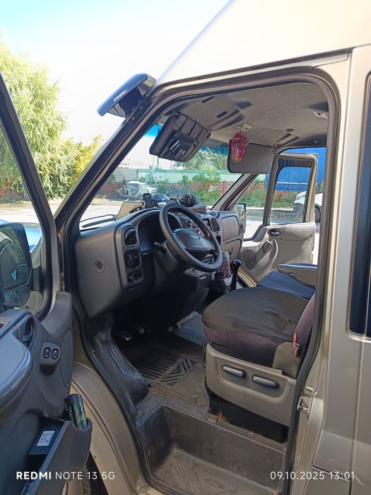 Vând Ford Transit