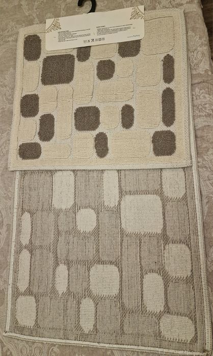 Продам новые коврики в ванную