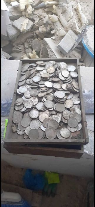 Monede de 100 lei de vanzare