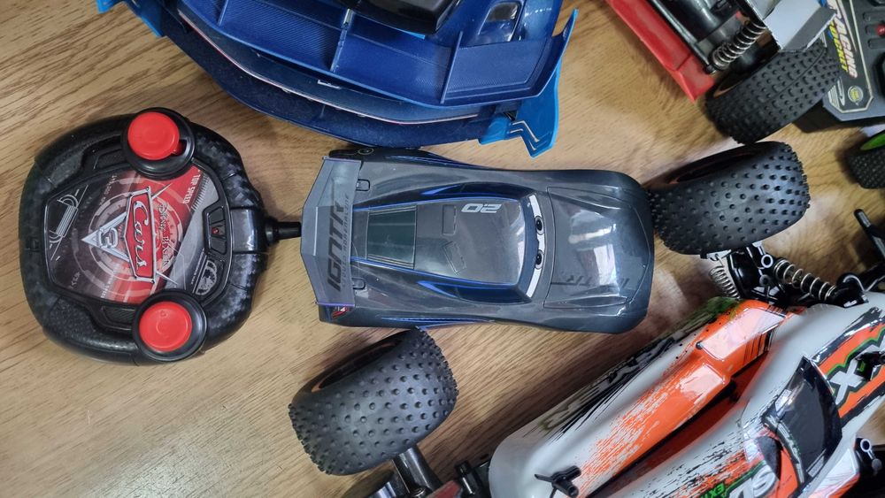 Jucarii masinute telecomanda 2.4 ghz 27 mhz de toate marimile stare ok