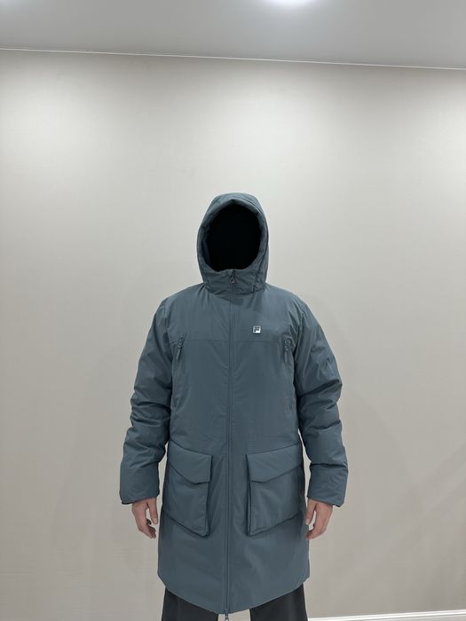Продам куртку новую Fila