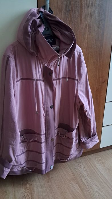 Продаю куртку весна-осень, 54 размер...