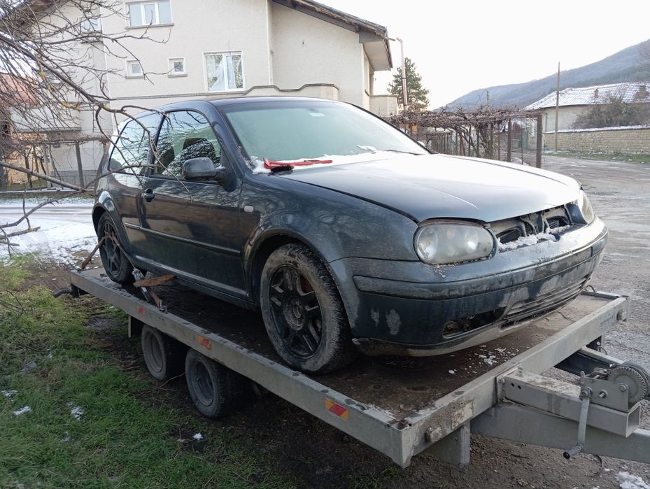 Продавам Голф 4 1.9 116 6 скорости На Части