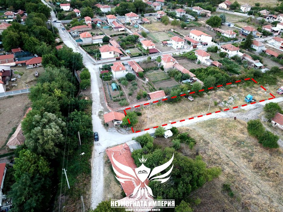 Продавам парцел 1592кв.м. в с.Долнослав, статут за НТП Стопански Двор