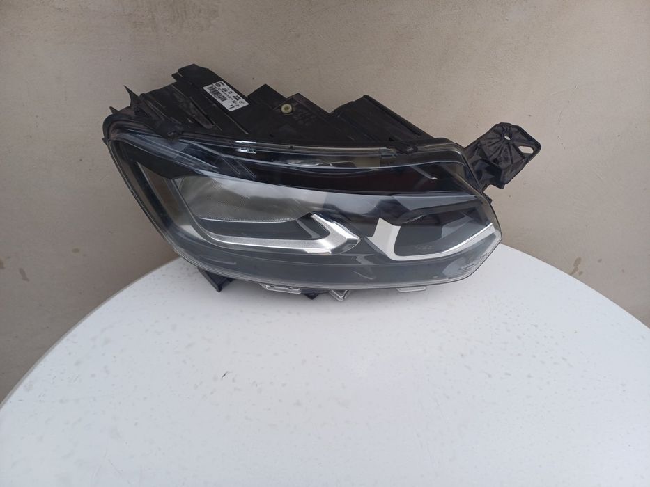 Десен фар за Toyota Proace City Verso