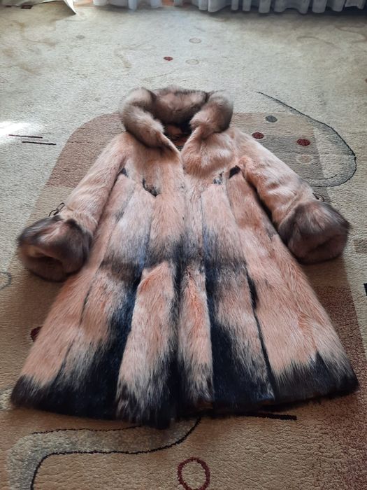 Продам шубу нутрия с песцом