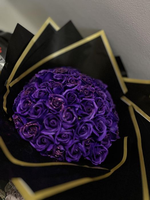 Realizez pe comanda buchete trandafiri din sapun